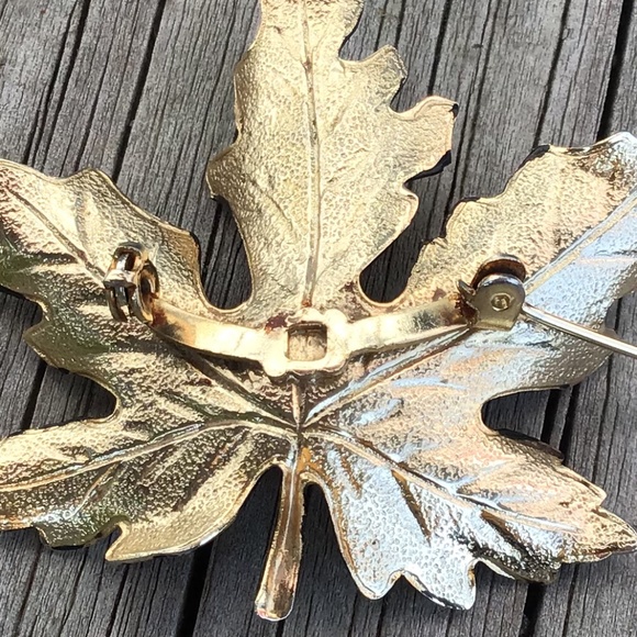 Autumn Maple Leaf Pin Vintage Brooch Fall Jewelry - Picture 11 of 13